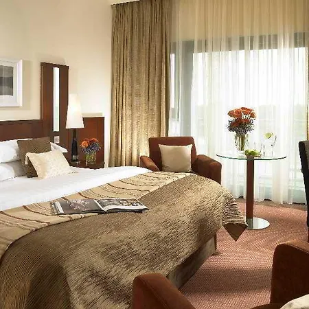 Shearwater & Hotell 4*